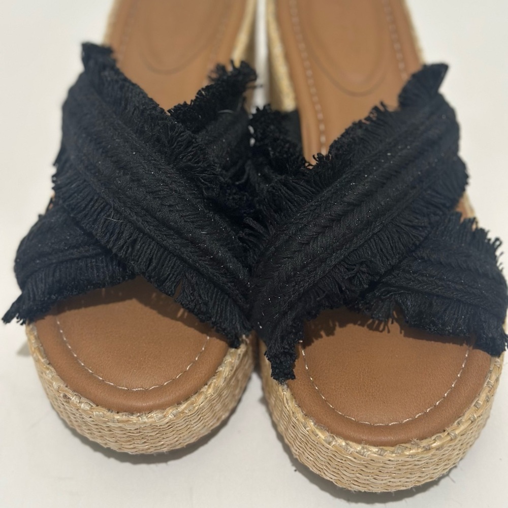Universal  thread Black Fringe platform Wedge Sandals  size 9